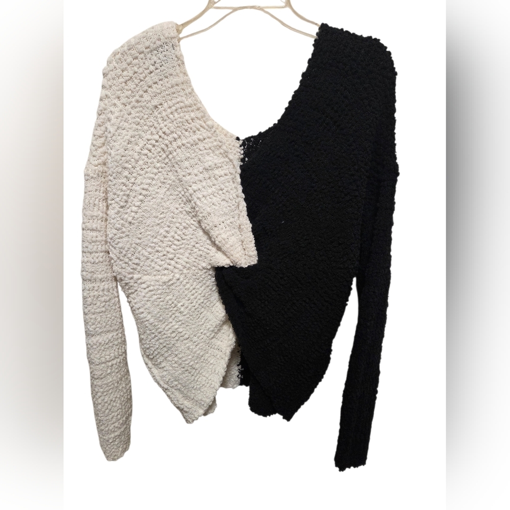 Bobeau Black & White Off-The-Shoulder Colorblock Sweater – Medium - Picture 4 of 6